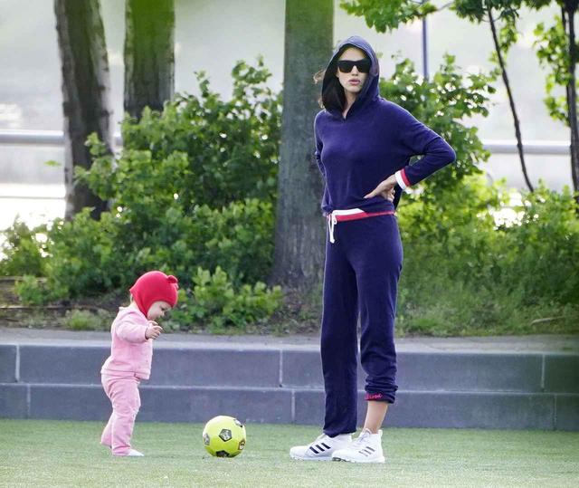 画像7: 1歳にしてすでに「パパっ子」、ブラッドリー・クーパーと愛娘が愛おしい【写真アリ】