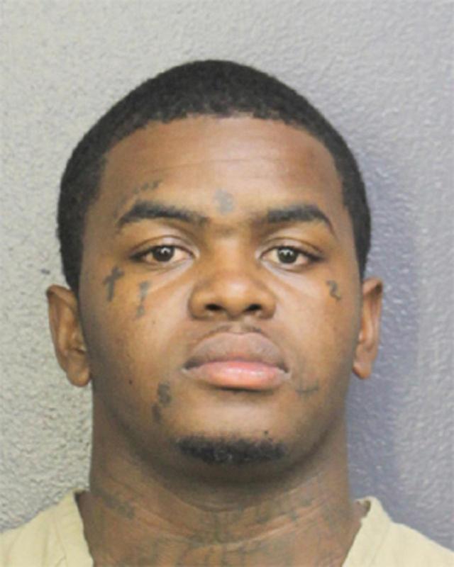 画像1: 20歳ラッパーXXXTentacionの射殺事件、顔面タトゥーの男を逮捕