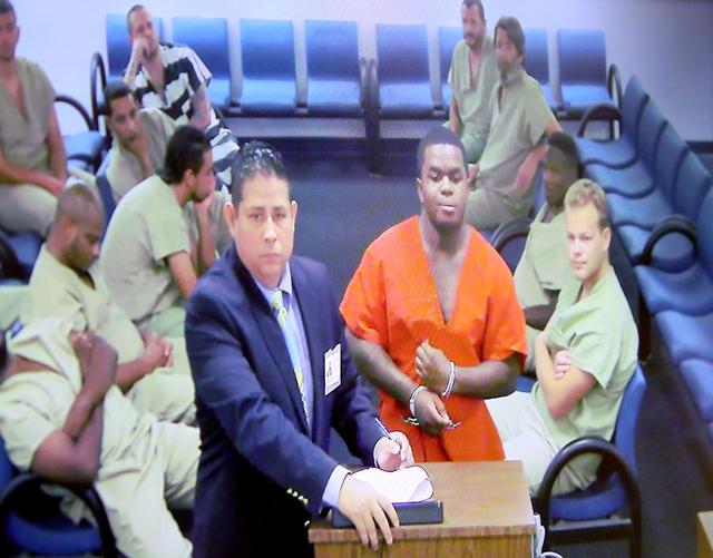 画像2: 20歳ラッパーXXXTentacionの射殺事件、顔面タトゥーの男を逮捕