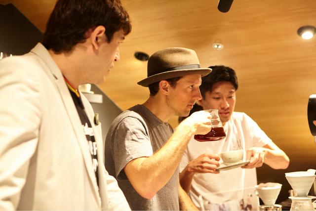 画像2: ジェイソン・ムラーズが渋谷のバリスタに!ファンイベントを開催