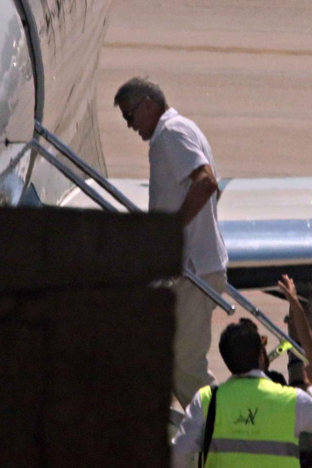 画像4: ジョージ・クルーニー、交通事故後初めて家族と出歩く姿をパパラッチ