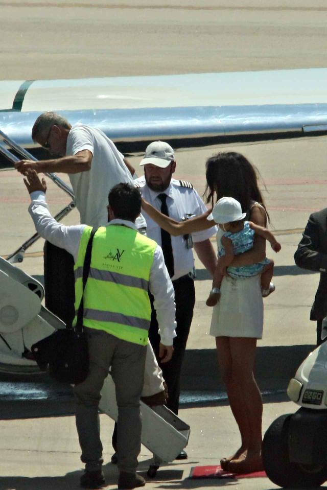 画像3: ジョージ・クルーニー、交通事故後初めて家族と出歩く姿をパパラッチ
