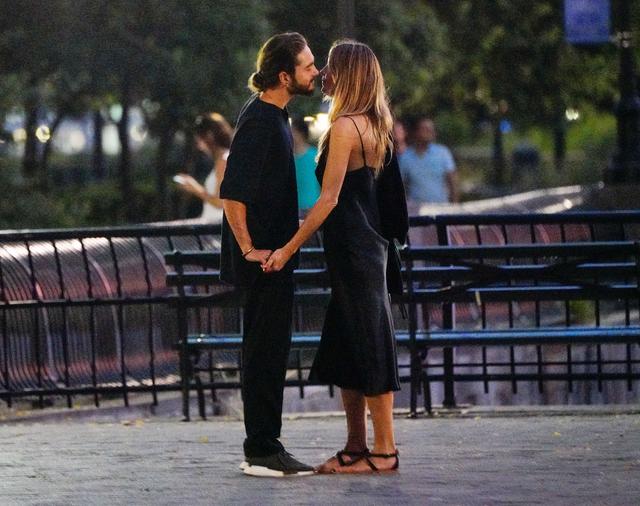 画像2: ハイディ・クルムと16歳年下美男子の「路上キス」が映画級にステキ