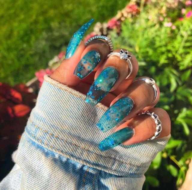 画像: ラメが入るとより華やかな印象に。©Twitter/BeautyWOC