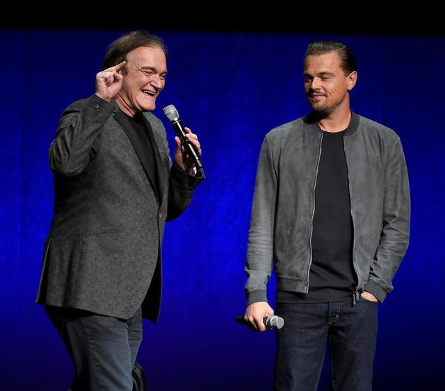 画像1: ブラピ&ディカプリオ、撮影風景がイケおじ達のドライブすぎてやばい
