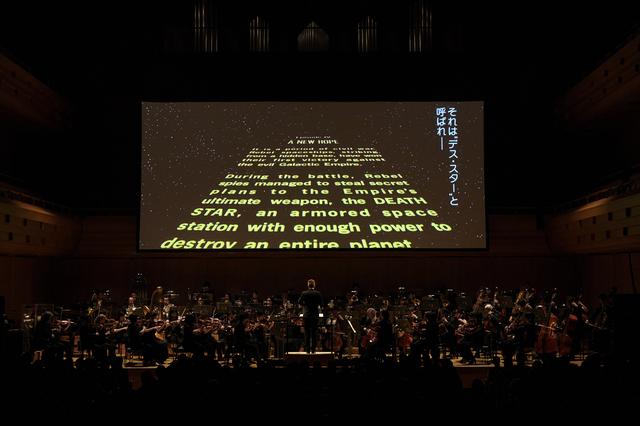 画像: いよいよ生オケでの映画がスタート。Photo by 星野麻美、Presentation licensed by DISNEY CONCERTS in association with 20th Century Fox, Lucasfilm and Warner/Chappell Music. © 2018 & TM LUCASFILM LTD. ALL RIGHTS RESERVED © DISNEY