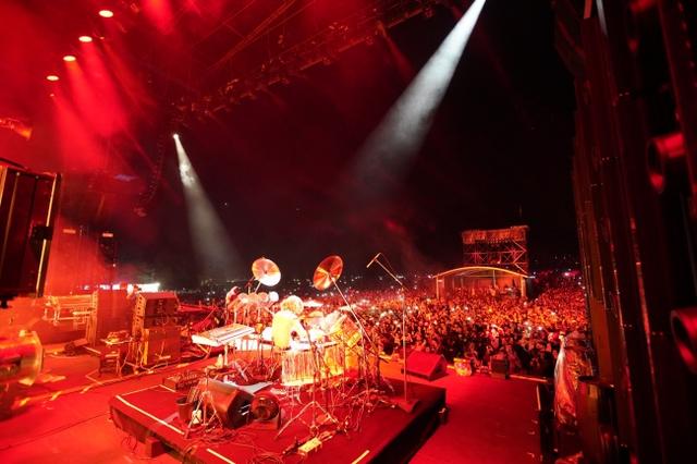 画像2: スクリレックスのフジロックのステージにYOSHIKIサプライズ登場!写真アリ
