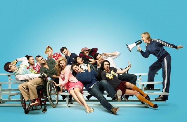 画像: 車いすのアーティや同性愛者のカートなど、『glee/グリー』には多様なキャラが登場した。©20TH CENTURY FOX TV / Album/ニュースコム