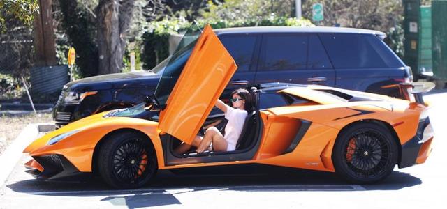 画像3: セレブの愛車:カイリー・ジェンナーの約5,200万円のランボルギーニ!