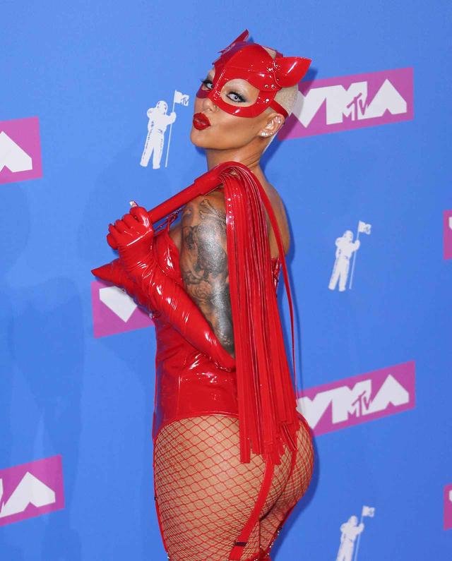 画像2: アンバー・ローズ、MTV VMAに登場したときの姿が強烈