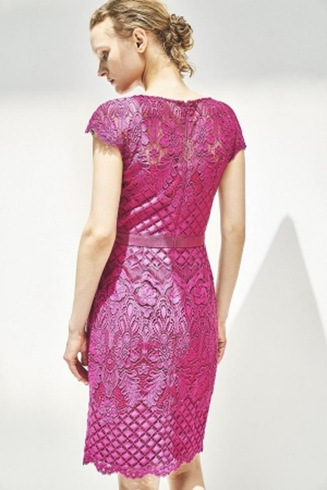 画像: ドレス 80,000+税(TADASHI SHOJI)_エポカ ザ ショップ限定商品丸の内店限定カラー