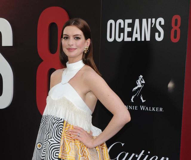 画像: アン・ハサウェイが「永遠の女王」にメッセージ