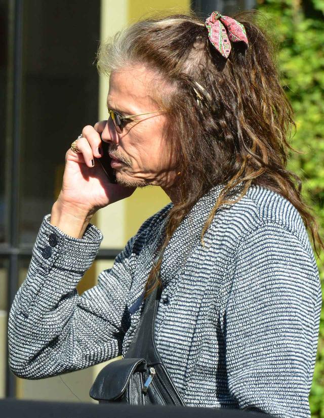 画像3: スティーヴン・タイラー、髪につけたヘアアクセが超乙女