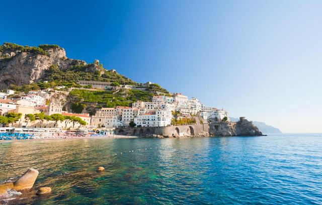 画像7: イタリアではヨットでバカンス