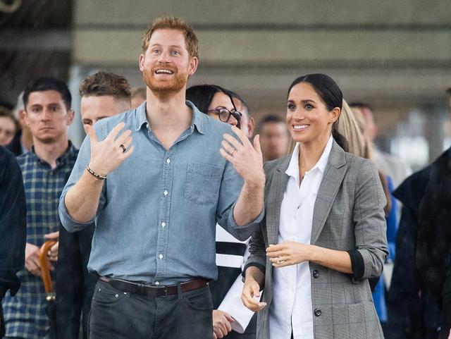 画像: 左手薬指にはメーガン妃とのロイヤル・ウェディング以来身に着けている結婚指輪を着用。