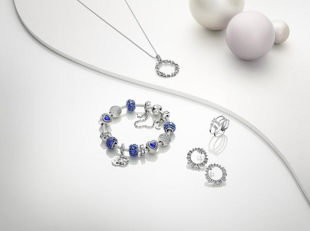 画像3: PANDORA新作は、冬の美しさが光る、重ねづけを楽しむ極上ジュエリー