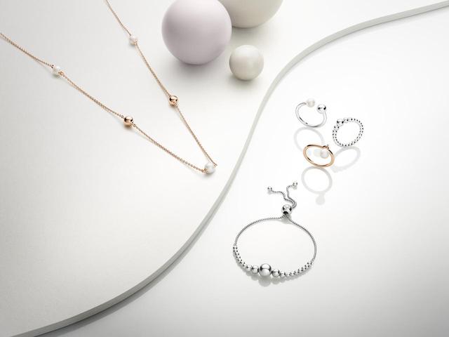 画像1: PANDORA、アイコニックながらもモダンデザインの新作が登場