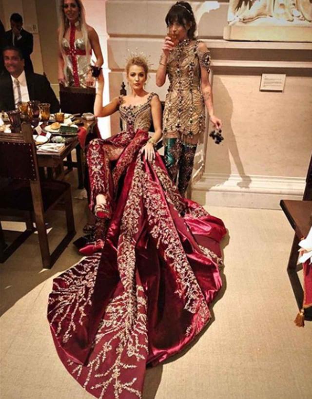 画像: 今年5月に出席したファッションの祭典「メットガラ(Met Gala)」で撮影された写真。 www.instagram.com