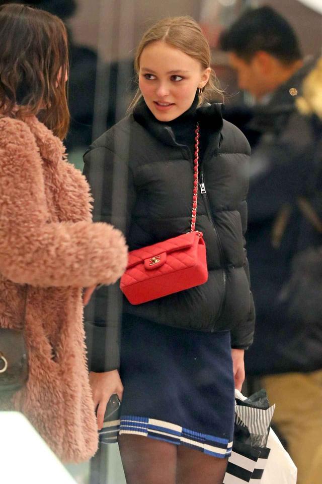 画像3: リリー・ローズ・デップ、旬なルックでユニクロでお買いもの♡