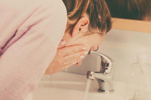 画像: 洗顔、クレンジングは見直しを