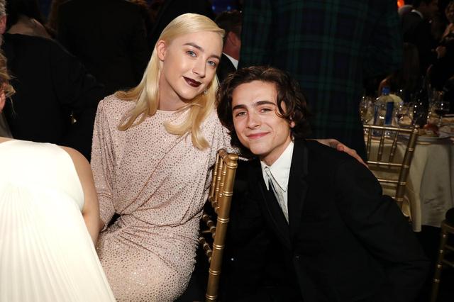 画像: エマ・ワトソンがティモシー&シアーシャらと仲良しショット
