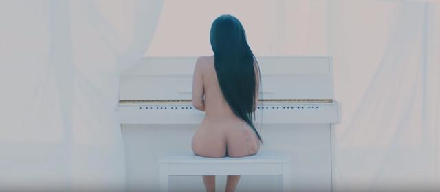 画像4: ©Cardi B/ Youtube VEVO