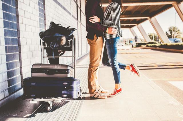 画像1: 近くの座席に座っている人がアナタの「運命の人」かも!?
