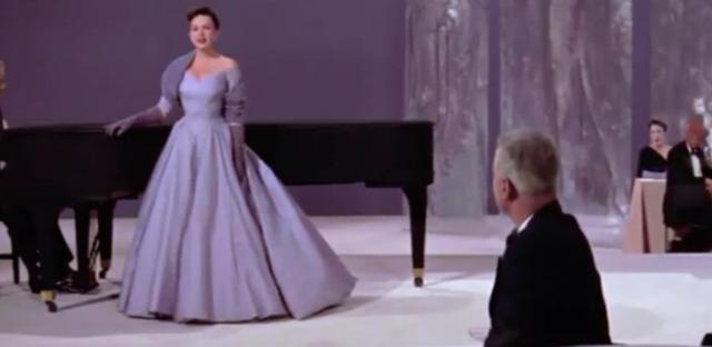 画像: 1954年版『スタア誕生』のワンシーン。©Broadway Classics/Youtube www.youtube.com
