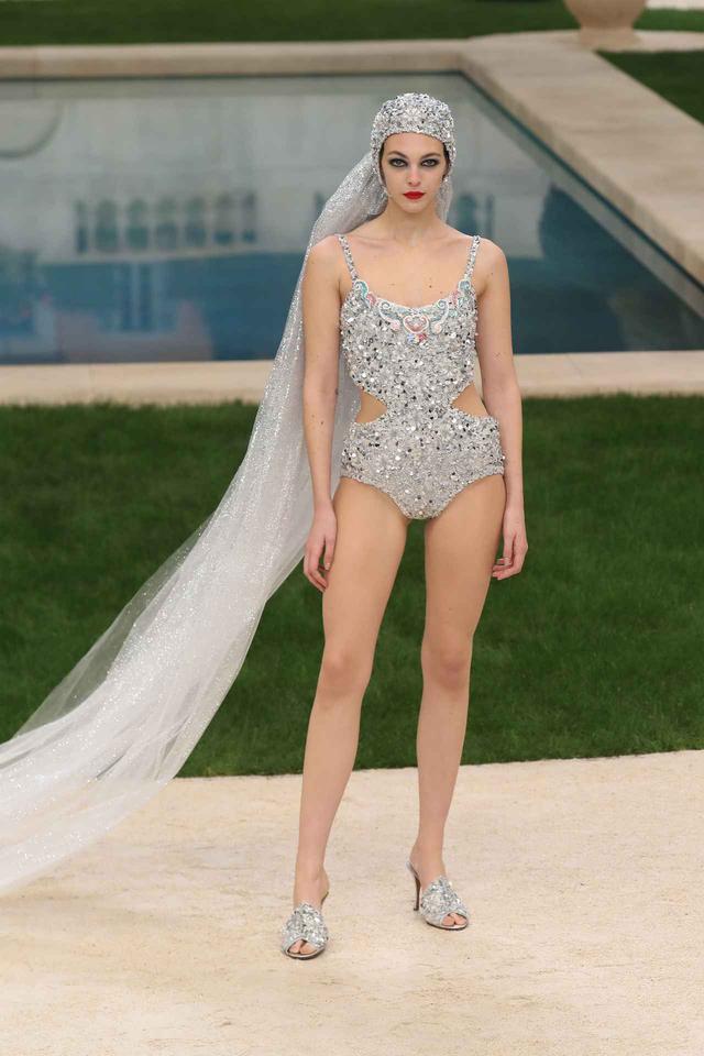 画像2: シャネルのショーでカール・ラガーフェルドが不在!一体なぜ?