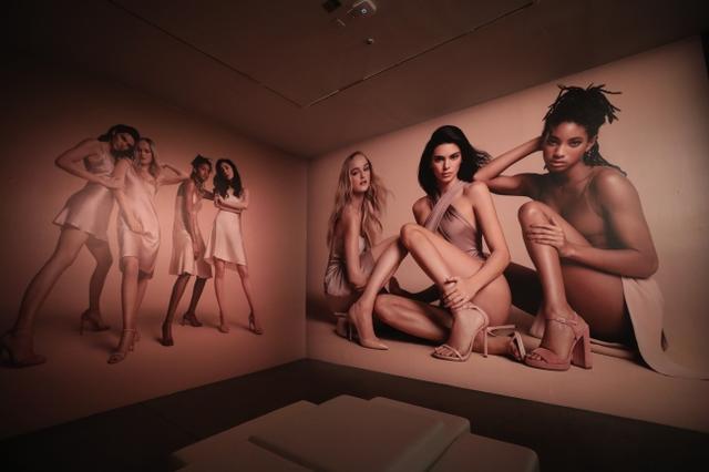 画像3: スチュアート・ワイツマン、ケンダルなど旬モデルのキャンペーン動画が公開