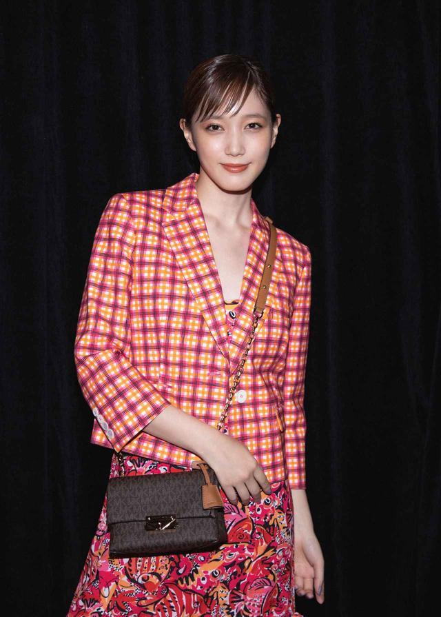 画像: マイケル・コースのジャパン・ブランド・アンバサダーに女優の本田翼が就任
