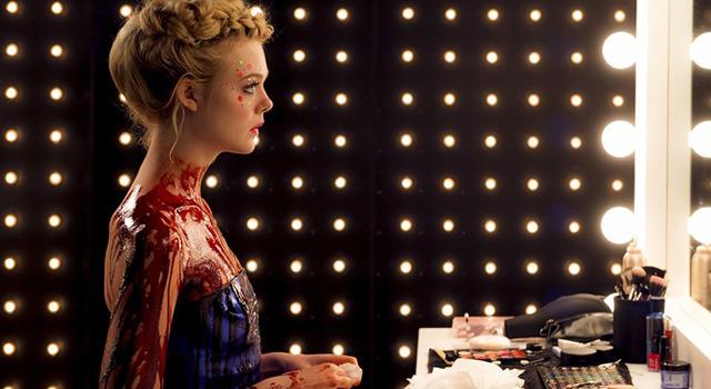 画像: LAのファッション業界が舞台となった映画『ネオン・デーモン』。エル・ファニングが主演を務めた。