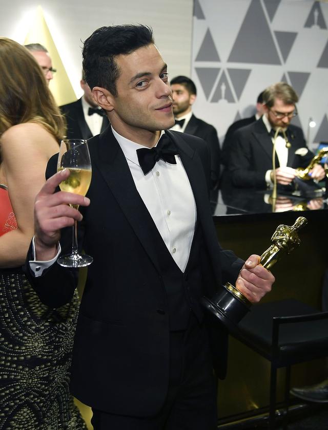 画像7: ラミ・マレック、アカデミー賞ステージから落下していた!救護班も出動
