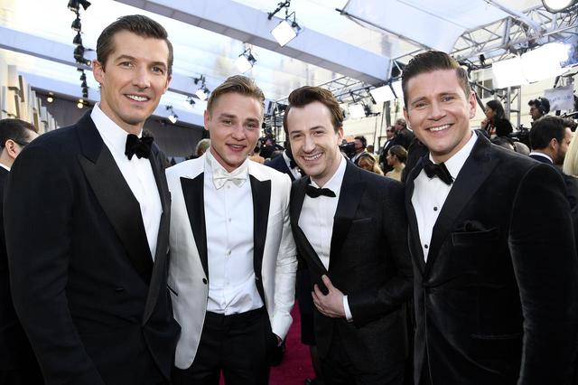 画像: 左からグウィリム・リー、ベン・ハーディ、ジョセフ・マッゼロ、アレン・リーチ