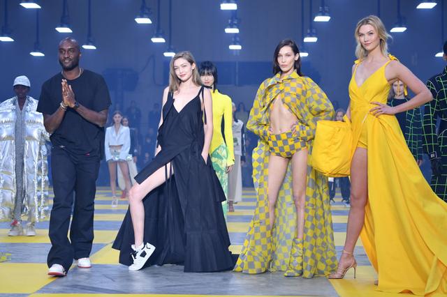 画像3: ベラ・ハディッド、38度の熱でも「ランウェイをはしご」する姿がプロ根性の塊