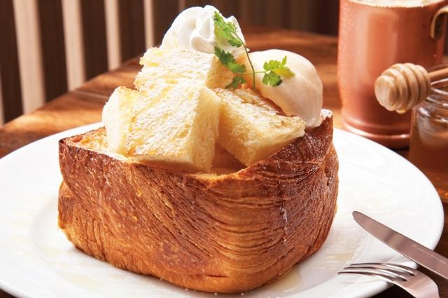 画像: 名物の「MIYABIハニートースト」