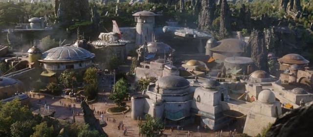 画像: プレビュー動画に収められた『スターウォーズ:ギャラクシーズ・エッジ』の空撮映像。©Disney Parks/ YouTube