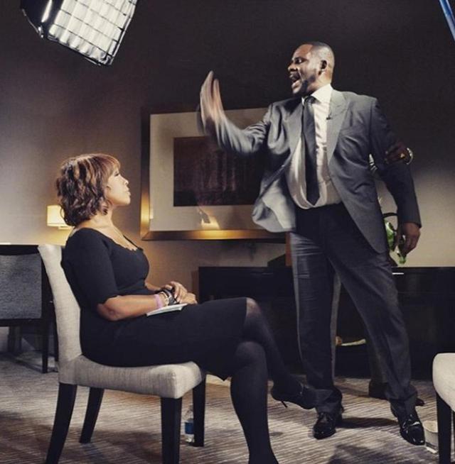 画像: インタビュー中に立ち上がり暴れるR.ケリー。©Gayle King/ Instagram www.instagram.com