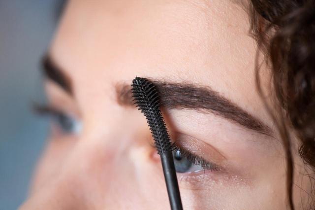 画像3: まばらで薄い眉、細い眉の場合
