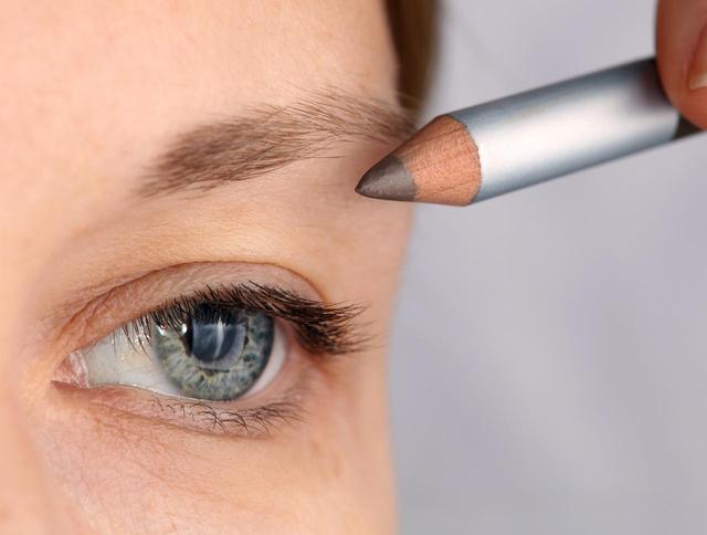 画像1: まばらで薄い眉、細い眉の場合
