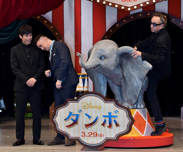 画像: 左から:西島秀俊、コリン・ファレル、ティム・バートン監督。