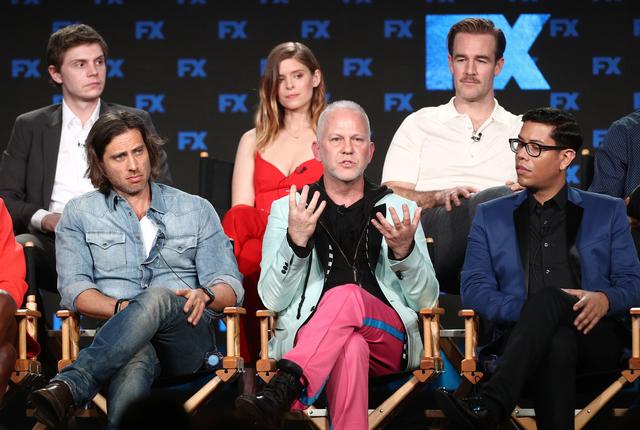 画像: 『POSE』でハリウッドの歴史を変えているライアン・マーフィー(中央)。