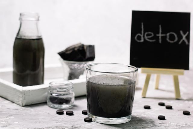 画像1: 炭のパワーでキレイになる! 「チャコールクレンズ」 にセレブが夢中!