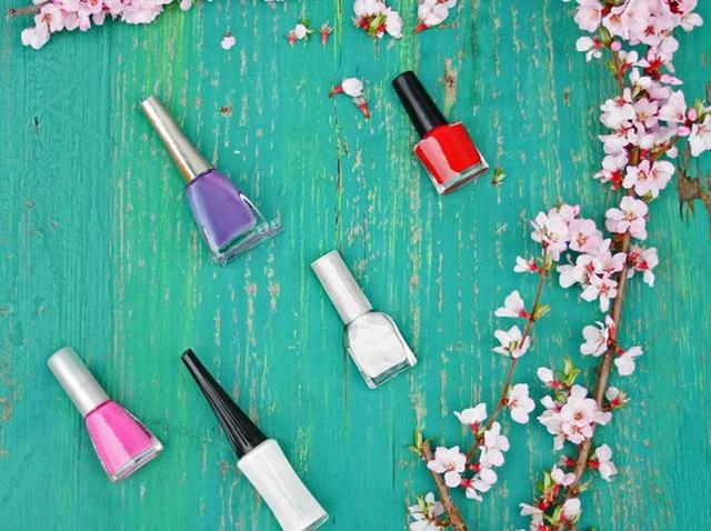 画像: 海外でも人気!お花見前にチェックしたい、桜のかわいいネイルデザイン集
