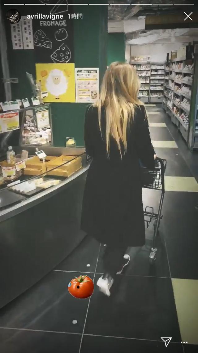 画像2: 買い物中の装いがさすがセレブ