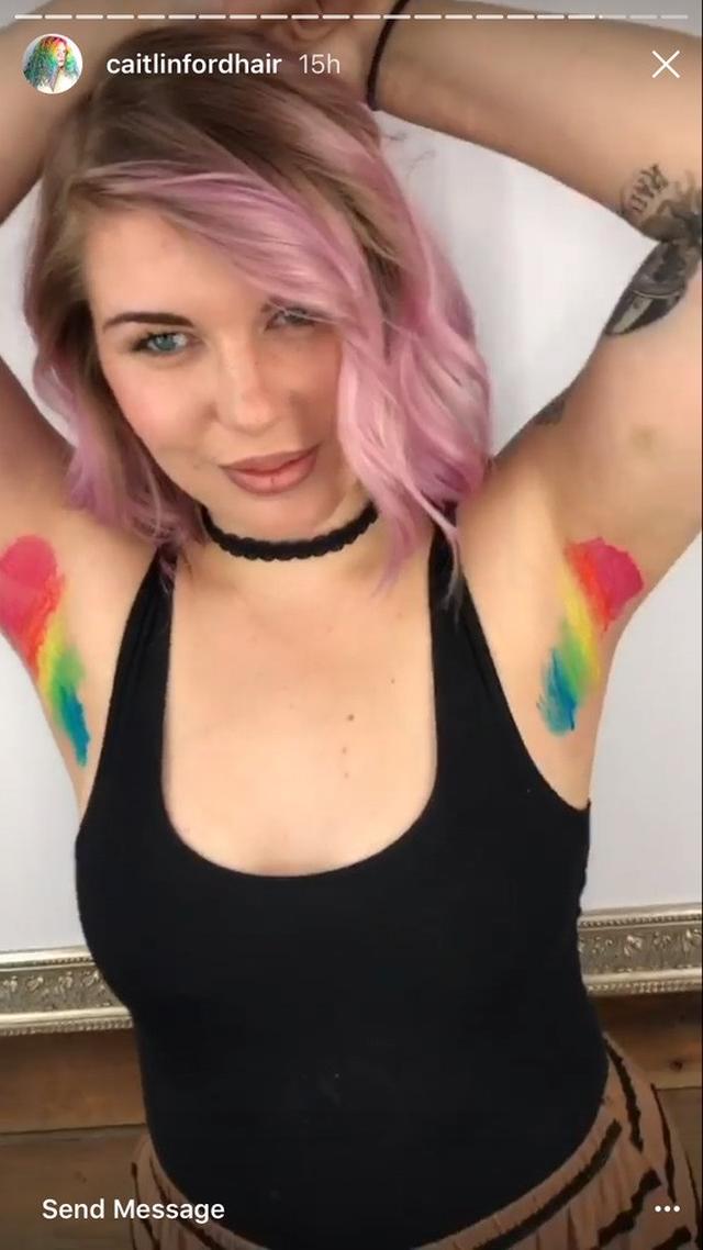 画像4: 【6月はプライド月間】米ヘアカラーリストがわき毛をレインボーカラーに染める