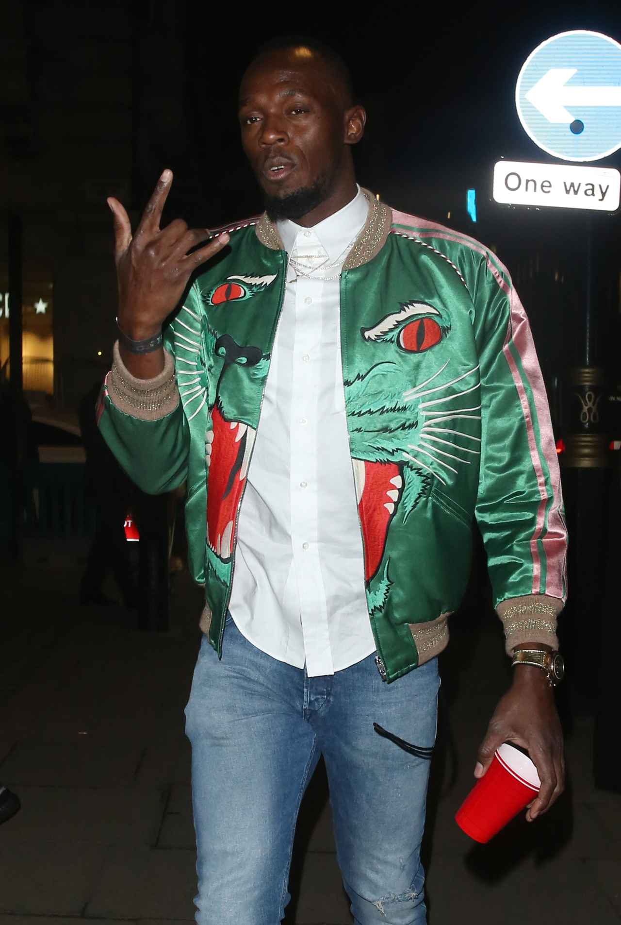 ドレイクが「あのレジェンド」と午前3時までクラブで夜遊び【写真アリ】 FRONTROW