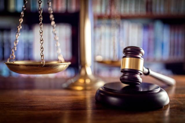 画像: レイプ被害者の心の傷をえぐる質問