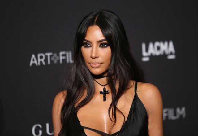 画像2: 高卒38歳キム・カーダシアン、弁護士テストで高得点をマーク!