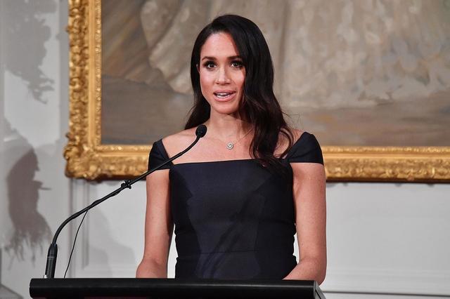 画像: メーガン妃、王室スタッフに煙たがられている「ある習性」って?